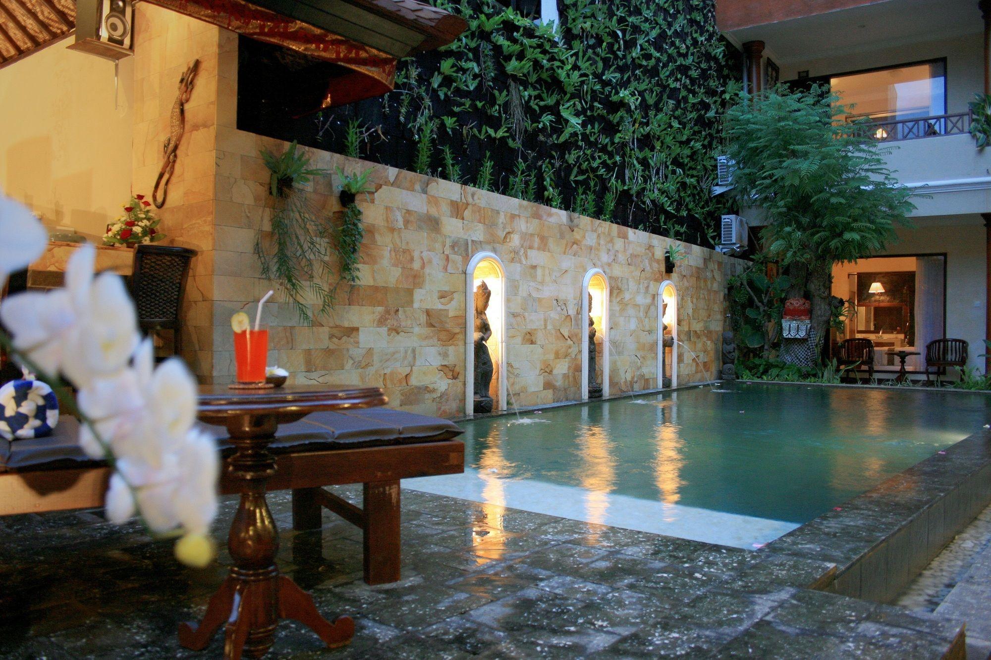 Taman Ayu Legian Hotel Экстерьер фото